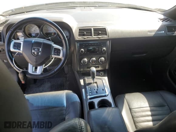 ✅ 2012 Dodge Challenger SXT • VIN: 2C3CDYAG9CH137776 • Lot: 74303564. Wystawiony na Copart z przebiegiem 137 180 mil. Bezpłatny archiwum sprzedaży aukcyjnych z USA i szczegółowy raport historii pojazdu na DreamBid. Zdjęcie 8.