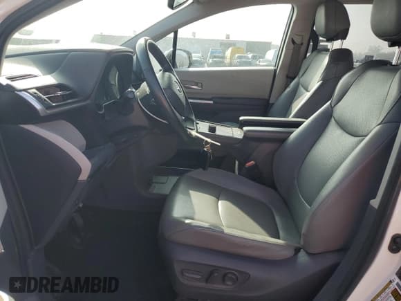 ✅ 2021 Toyota Sienna XLE • VIN: 5TDYRKEC8MS058528 • Lot: 82712445. Listed on Copart with 59,995 mi. Free auction sales archive from the USA and detailed vehicle history report at DreamBid. Image 7.