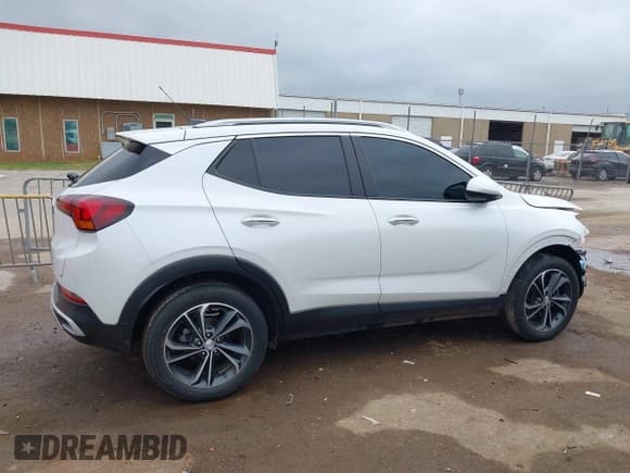 ✅ 2021 Buick Encore GX Select • VIN: KL4MMDSL9MB160130 • Lot: 42831848. Wystawiony na IAAI z przebiegiem 61 581 mil. Bezpłatny archiwum sprzedaży aukcyjnych z USA i szczegółowy raport historii pojazdu na DreamBid. Zdjęcie 14.