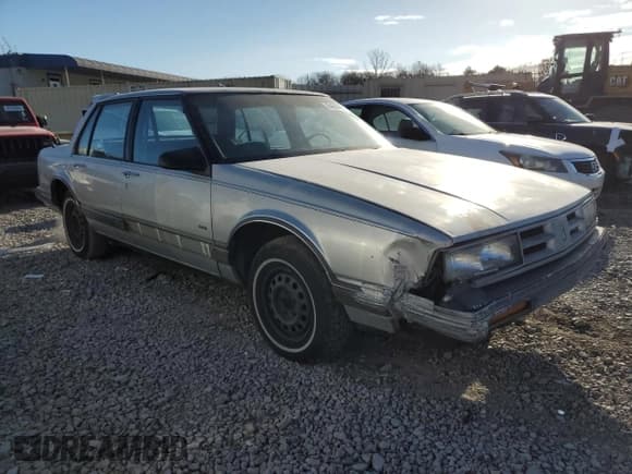 ✅ 1991 Oldsmobile Delta • VIN: 1G3HN54C2M1809327 • Lot: 84694064. Wystawiony na Copart z przebiegiem 225 092 mil. Bezpłatny archiwum sprzedaży aukcyjnych z USA i szczegółowy raport historii pojazdu na DreamBid. Zdjęcie 4.