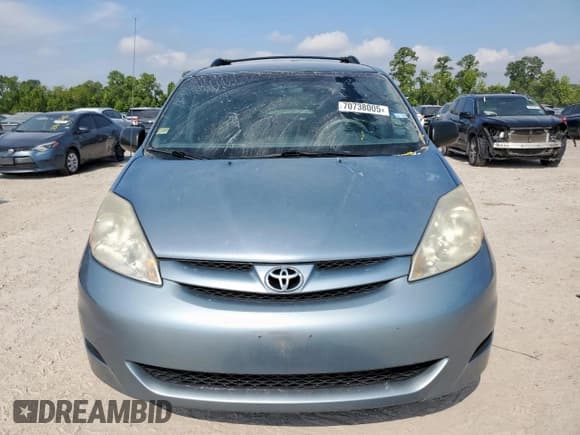 ✅ 2010 Toyota Sienna LE • VIN: 5TDJK4CC1AS031347 • Lot: 70738005. Listed on Copart with 133,384 mi. Free auction sales archive from the USA and detailed vehicle history report at DreamBid. Image 5.