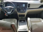 ✅ 2020 Toyota Sienna XLE Premium • VIN: 5TDYZ3DC6LS084776 • Lot: 93303175. Listed on Copart with 70,987 mi. Free auction sales archive from the USA and detailed vehicle history report at DreamBid. Image 8.