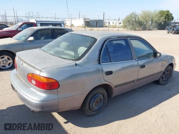 ✅ 1998 Chevrolet Prizm Lsi • VIN: 1Y1SK5281WZ416223 • Лот: 40967096. Опубликован ранее на IAAI с пробегом Не указан. Бесплатный доступ к архиву аукционных продаж из США и подробный отчёт об истории автомобиля на DreamBid. Изображение 4.