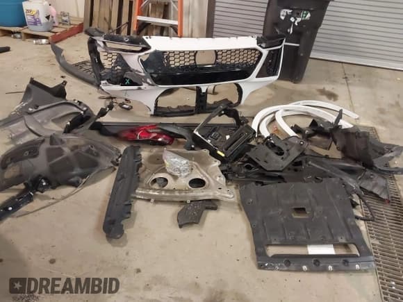 ✅ 2021 BMW X5 M • VIN: 5YMJU0C0XM9E08263 • Лот: 41405310. Опубликован ранее на IAAI с пробегом 35 350 миль. Бесплатный доступ к архиву аукционных продаж из США и подробный отчёт об истории автомобиля на DreamBid. Изображение 12.