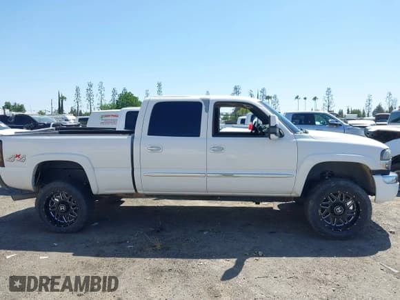 ✅ 2006 GMC Sierra 2500HD SLE2 • VIN: 1GTHK23U26F269713 • Lot: 42178754. Wystawiony na IAAI z przebiegiem 165 147 mil. Bezpłatny archiwum sprzedaży aukcyjnych z USA i szczegółowy raport historii pojazdu na DreamBid. Zdjęcie 13.