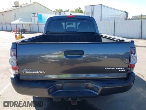 ✅ 2015 Toyota Tacoma PreRunner • VIN: 3TMKU4HN6FM044529 • Lot: 43031258. Listed on IAAI with 167,715 mi. Free auction sales archive from the USA and detailed vehicle history report at DreamBid. Image 16.