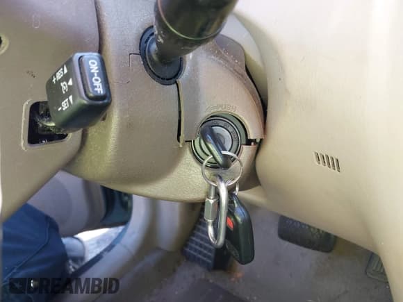 ✅ 2006 Toyota Corolla LE • VIN: 1NXBR32E96Z749076 • Lot: 43594655. Listed on IAAI with 187,366 mi. Free auction sales archive from the USA and detailed vehicle history report at DreamBid. Image 11.