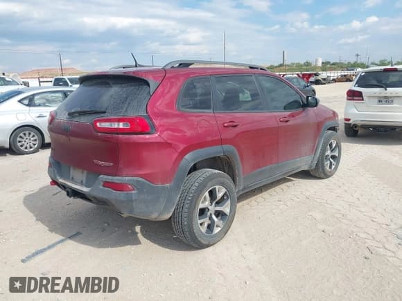 ✅ 2016 Jeep Cherokee Trailhawk • VIN: 1C4PJMBS3GW163590 • Lot: 43223189. Wystawiony na IAAI z przebiegiem 91 585 mil. Bezpłatny archiwum sprzedaży aukcyjnych z USA i szczegółowy raport historii pojazdu na DreamBid. Zdjęcie 4.