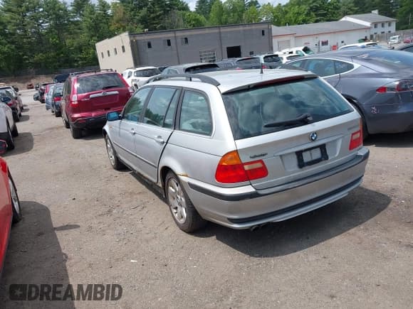 ✅ 2002 BMW 3 Series 325xi • VIN: WBAEP33422PF00009 • Lot: 42371590. Wystawiony na IAAI z przebiegiem 361 936 mil. Bezpłatny archiwum sprzedaży aukcyjnych z USA i szczegółowy raport historii pojazdu na DreamBid. Zdjęcie 3.
