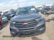 ✅ 2021 Ford Explorer XLT • VIN: 1FMSK7DH6MGB78774 • Lot: 42166613. Wystawiony na IAAI z przebiegiem 53 212 mil. Bezpłatny archiwum sprzedaży aukcyjnych z USA i szczegółowy raport historii pojazdu na DreamBid. Zdjęcie 13.