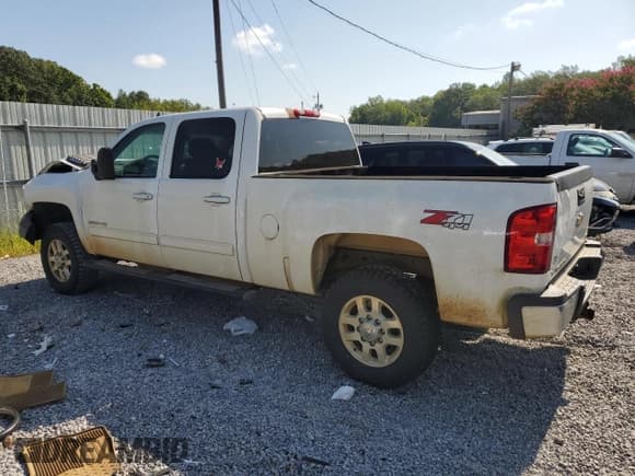 ✅ 2013 Chevrolet Silverado 2500HD LTZ • VIN: 1GC1KYC8XDF168990 • Lot: 68186295. Wystawiony na Copart z przebiegiem 335 701 mil. Bezpłatny archiwum sprzedaży aukcyjnych z USA i szczegółowy raport historii pojazdu na DreamBid. Zdjęcie 2.