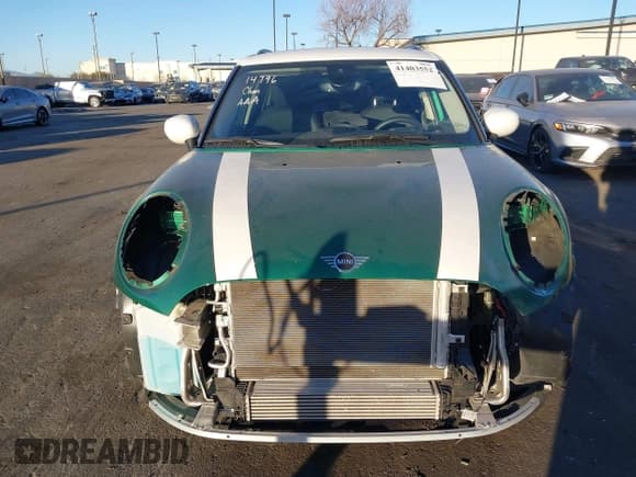 ✅ 2024 MINI Hardtop 4 Door Cooper • VIN: WMW33DK03R2V30440 • Lot: 41403552. Wystawiony na IAAI z przebiegiem 11 656 mil. Bezpłatny archiwum sprzedaży aukcyjnych z USA i szczegółowy raport historii pojazdu na DreamBid. Zdjęcie 13.