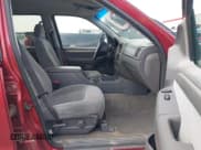 ✅ 2004 Ford Explorer XLT • VIN: 1FMZU73W34UB12807 • Lot: 41974651. Wystawiony na IAAI z przebiegiem 171 225 mil. Bezpłatny archiwum sprzedaży aukcyjnych z USA i szczegółowy raport historii pojazdu na DreamBid. Zdjęcie 5.