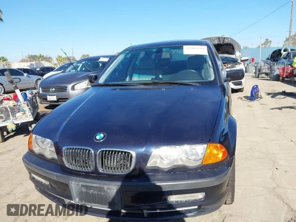 ✅ 2001 BMW 3 Series 330i • VIN: WBAAV53431FJ69457 • Lot: 43905844. Wystawiony na IAAI z przebiegiem 188 613 mil. Bezpłatny archiwum sprzedaży aukcyjnych z USA i szczegółowy raport historii pojazdu na DreamBid. Zdjęcie 6.