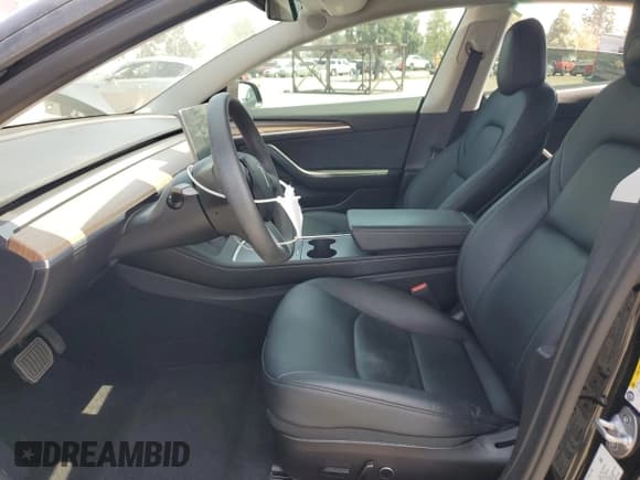 ✅ 2022 Tesla Model 3 Long Range • VIN: 5YJ3E1EBXNF333183 • Lot: 55330045. Wystawiony na Copart z przebiegiem 25 888 mil. Bezpłatny archiwum sprzedaży aukcyjnych z USA i szczegółowy raport historii pojazdu na DreamBid. Zdjęcie 7.