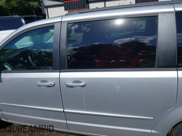 2012 Dodge Grand Caravan SXT z VIN 2C4RDGCG9CR357748, wystawiony jako IAAI lot #43318031 z przebiegiem 79 308 mil mil oraz . Historia ofert i sprzedaży dostępna na DreamBid. Obrazek 15.