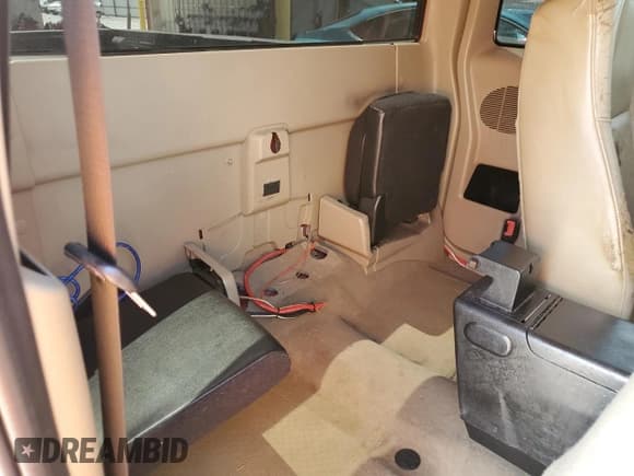 ✅ 2005 Ford Ranger XLT • VIN: 1FTZR45E55PA01426 • Lot: 64935895. Wystawiony na Copart z przebiegiem 208 402 mil. Bezpłatny archiwum sprzedaży aukcyjnych z USA i szczegółowy raport historii pojazdu na DreamBid. Zdjęcie 10.