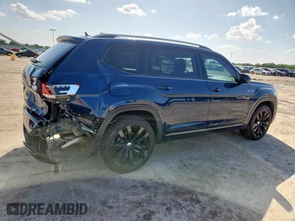✅ 2022 Volkswagen Atlas SEL Premium R-Line • VIN: 1V2FR2CA9NC564718 • Lot: 64556205. Listed on Copart with 43,219 mi. Free auction sales archive from the USA and detailed vehicle history report at DreamBid. Image 3.