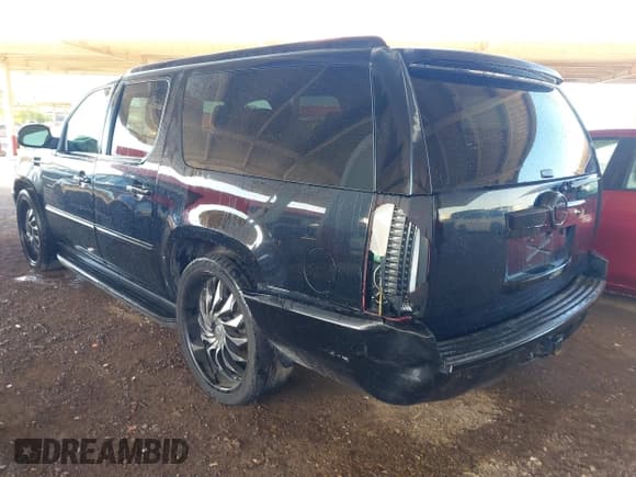 ✅ 2009 Cadillac Escalade ESV • VIN: 1GYFC16289R244241 • Lot: 43264607. Wystawiony na IAAI z przebiegiem 244 204 mil. Bezpłatny archiwum sprzedaży aukcyjnych z USA i szczegółowy raport historii pojazdu na DreamBid. Zdjęcie 3.