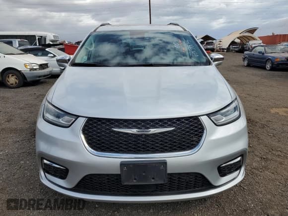 ✅ 2022 Chrysler Pacifica Limited • VIN: 2C4RC1GG7NR175799 • Лот: 63038045. Опубликован ранее на Copart с пробегом 32 317 миль. Бесплатный доступ к архиву аукционных продаж из США и подробный отчёт об истории автомобиля на DreamBid. Изображение 5.