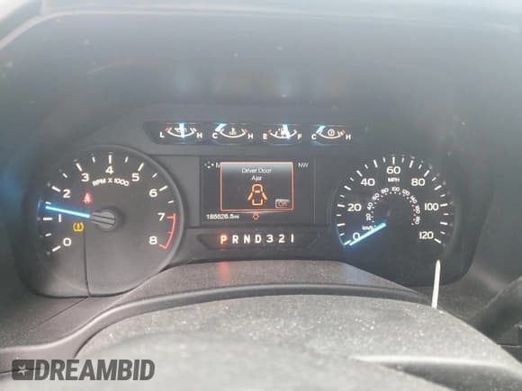 ✅ 2017 Ford F-150 XL • VIN: 1FTMF1C80HKD20135 • Lot: 60485725. Wystawiony na Copart z przebiegiem 185 526 mil. Bezpłatny archiwum sprzedaży aukcyjnych z USA i szczegółowy raport historii pojazdu na DreamBid. Zdjęcie 9.