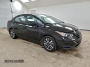 ✅ 2024 Nissan Versa S • VIN: 3N1CN8DV1RL928230 • Lot: 96708095. Wystawiony na Copart z przebiegiem 29 384 mil. Bezpłatny archiwum sprzedaży aukcyjnych z USA i szczegółowy raport historii pojazdu na DreamBid. Zdjęcie 4.