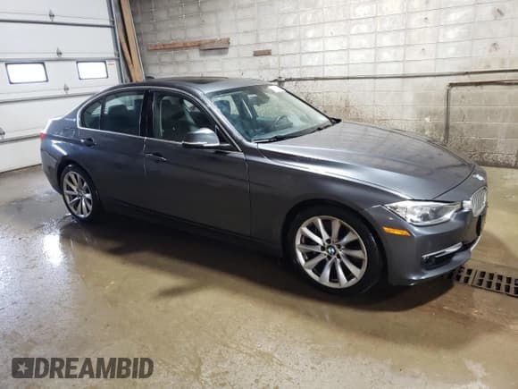 ✅ 2013 BMW 3 Series ActiveHybrid 3 • VIN: WBA3F9C54DF484083 • Lot: 67670245. Wystawiony na Copart z przebiegiem 115 517 mil. Bezpłatny archiwum sprzedaży aukcyjnych z USA i szczegółowy raport historii pojazdu na DreamBid. Zdjęcie 4.