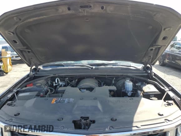 ✅ 2018 Chevrolet Suburban LS • VIN: 1GNSCGKC0JR392448 • Lot: 81735435. Listed on Copart with 139,751 mi. Free auction sales archive from the USA and detailed vehicle history report at DreamBid. Image 12.