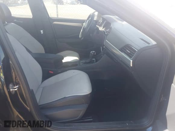 ✅ 2020 Volkswagen Jetta S • VIN: 3VWCB7BU9LM037322 • Лот: 43403243. Опубликован ранее на IAAI с пробегом 69 851 миль. Бесплатный доступ к архиву аукционных продаж из США и подробный отчёт об истории автомобиля на DreamBid. Изображение 5.