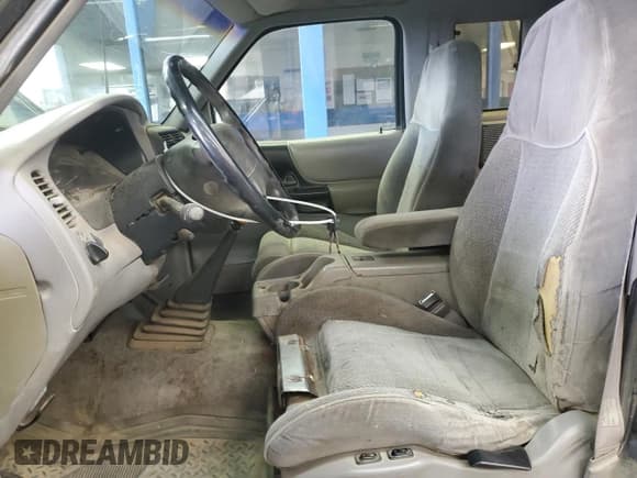 ✅ 1996 Ford Ranger XLT • VIN: 1FTCR14X0TPA59559 • Lot: 92605745. Wystawiony na Copart z przebiegiem 243 801 mil. Bezpłatny archiwum sprzedaży aukcyjnych z USA i szczegółowy raport historii pojazdu na DreamBid. Zdjęcie 7.