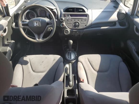 ✅ 2009 Honda Fit • VIN: JHMGE88279S056618 • Lot: 85530525. Listed on Copart with 117,815 mi. Free auction sales archive from the USA and detailed vehicle history report at DreamBid. Image 8.