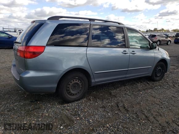 ✅ 2004 Toyota Sienna CE • VIN: 5TDZA23C34S012507 • Lot: 93108375. Listed on Copart with 235,866 mi. Free auction sales archive from the USA and detailed vehicle history report at DreamBid. Image 3.