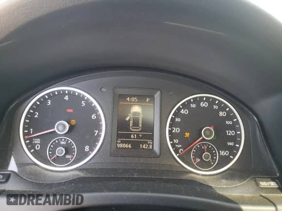 2013 Volkswagen Tiguan SE z VIN WVGAV7AX7DW018388, wystawiony jako Copart lot #56188045 z przebiegiem 98 066 mil mil oraz Szkoda całkowita • Salvage title. Historia ofert i sprzedaży dostępna na DreamBid. Obrazek 9.