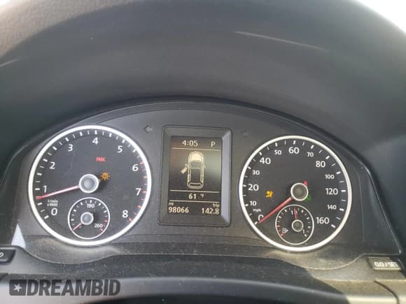 ✅ 2013 Volkswagen Tiguan SE • VIN: WVGAV7AX7DW018388 • Lot: 56188045. Wystawiony na Copart z przebiegiem 98 066 mil. Bezpłatny archiwum sprzedaży aukcyjnych z USA i szczegółowy raport historii pojazdu na DreamBid. Zdjęcie 9.