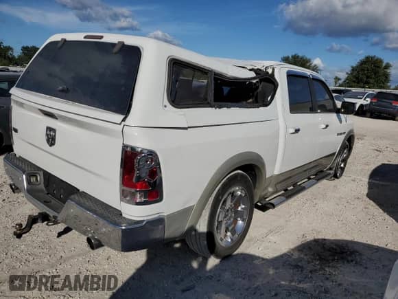 2010 Dodge 1500 Laramie z VIN 1D7RB1CT3AS179854, wystawiony jako Copart lot #76487844 z przebiegiem 201 265 mil mil oraz Szkoda całkowita • Salvage title. Historia ofert i sprzedaży dostępna na DreamBid. Obrazek 3.