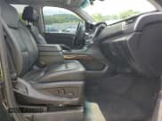 ✅ 2019 Chevrolet Suburban LT • VIN: 1GNSKHKC0KR104762 • Lot: 57523434. Wystawiony na Copart z przebiegiem Nie podano. Bezpłatny archiwum sprzedaży aukcyjnych z USA i szczegółowy raport historii pojazdu na DreamBid. Zdjęcie 7.