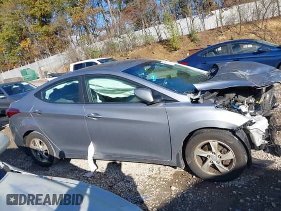 2015 Hyundai Elantra Limited с VIN 5NPDH4AE7FH637989, выставлен на аукционе IAAI как лот 43500452 с пробегом 116 946 миль миль и . История ставок и продаж доступна на DreamBid. Изображение 13.