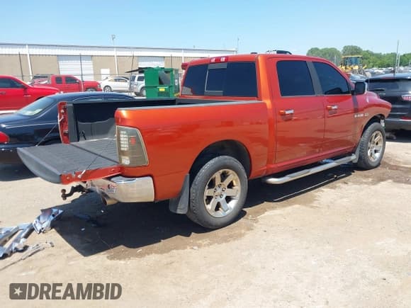 ✅ 2009 Dodge 1500 SLT • VIN: 1D3HV13T29S736303 • Lot: 42513787. Wystawiony na IAAI z przebiegiem 148 802 mil. Bezpłatny archiwum sprzedaży aukcyjnych z USA i szczegółowy raport historii pojazdu na DreamBid. Zdjęcie 4.