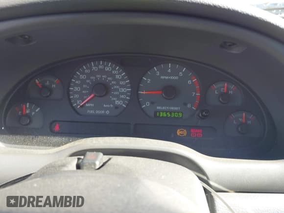 ✅ 2001 Ford Mustang GT Deluxe • VIN: 1FAFP42X41F158269 • Лот: 43804443. Опубликован ранее на IAAI с пробегом 136 530 миль. Бесплатный доступ к архиву аукционных продаж из США и подробный отчёт об истории автомобиля на DreamBid. Изображение 7.