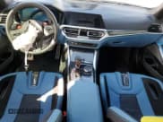 ✅ 2022 BMW M3 Competition xDrive • VIN: WBS43AY04NFM57135 • Lot: 56127643. Wystawiony na Copart z przebiegiem 8 183 mil. Bezpłatny archiwum sprzedaży aukcyjnych z USA i szczegółowy raport historii pojazdu na DreamBid. Zdjęcie 8.