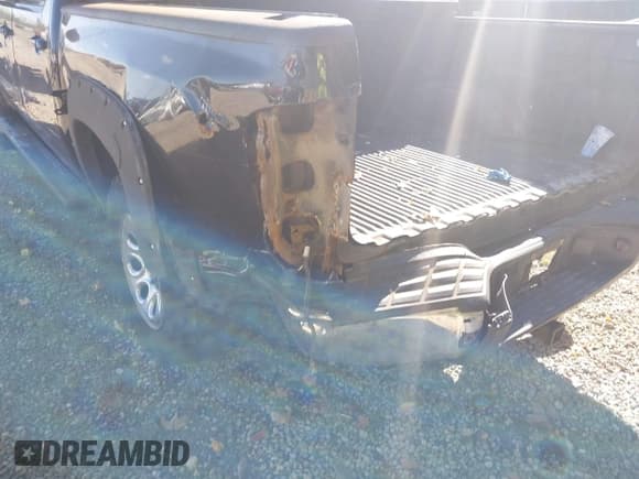 ✅ 2010 Chevrolet Silverado 1500 LT • VIN: 3GCRKSEA9AG142262 • Lot: 43486352. Wystawiony na IAAI z przebiegiem 121 721 mil. Bezpłatny archiwum sprzedaży aukcyjnych z USA i szczegółowy raport historii pojazdu na DreamBid. Zdjęcie 18.