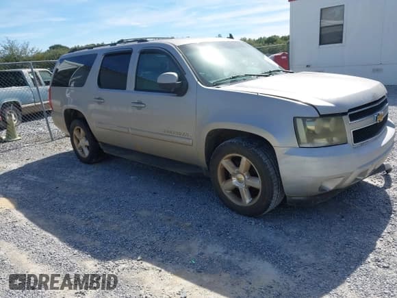 ✅ 2007 Chevrolet Suburban LT • VIN: 3GNFC16017G264078 • Lot: 43325776. Listed on IAAI with 282,753 mi. Free auction sales archive from the USA and detailed vehicle history report at DreamBid. Image 1.