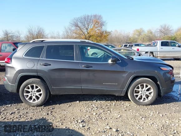 ✅ 2016 Jeep Cherokee Latitude • VIN: 1C4PJMCS6GW219262 • Lot: 43636969. Wystawiony na IAAI z przebiegiem 119 484 mil. Bezpłatny archiwum sprzedaży aukcyjnych z USA i szczegółowy raport historii pojazdu na DreamBid. Zdjęcie 14.