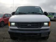 ✅ 2006 Ford Econoline Cargo • VIN: 1FTNE24L16DA33176 • Lot: 90931855. Wystawiony na Copart z przebiegiem 170 989 mil. Bezpłatny archiwum sprzedaży aukcyjnych z USA i szczegółowy raport historii pojazdu na DreamBid. Zdjęcie 5.