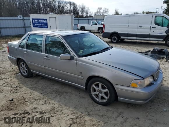 ✅ 1999 Volvo S70 • VIN: YV1LS56D5X1600316 • Lot: 50901725. Wystawiony na Copart z przebiegiem 193 383 mil. Bezpłatny archiwum sprzedaży aukcyjnych z USA i szczegółowy raport historii pojazdu na DreamBid. Zdjęcie 4.