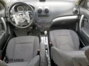 ✅ 2010 Chevrolet Aveo 1LT • VIN: KL1TD5DE9AB116993 • Lot: 55531645. Wystawiony na Copart z przebiegiem 167 857 mil. Bezpłatny archiwum sprzedaży aukcyjnych z USA i szczegółowy raport historii pojazdu na DreamBid. Zdjęcie 8.