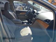 ✅ 2011 Lincoln MKX • VIN: 2LMDJ8JK8BBJ19932 • Lot: 43609493. Listed on IAAI with 171,224 mi. Free auction sales archive from the USA and detailed vehicle history report at DreamBid. Image 5.