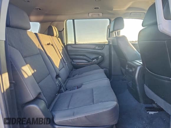 ✅ 2019 Chevrolet Suburban LS • VIN: 1GNSKGKC1KR235032 • Lot: 94445405. Listed on Copart with 271,956 mi. Free auction sales archive from the USA and detailed vehicle history report at DreamBid. Image 11.