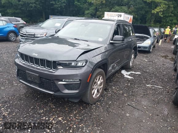✅ 2022 Jeep Grand Cherokee Limited • VIN: 1C4RJHBG8N8544719 • Lot: 42883827. Listed on IAAI with 62,814 mi. Free auction sales archive from the USA and detailed vehicle history report at DreamBid. Image 18.