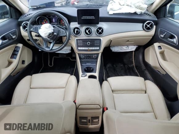 ✅ 2019 Mercedes-Benz GLA 250 • VIN: WDCTG4GB8KU005007 • Lot: 81873675. Wystawiony na Copart z przebiegiem 81 799 mil. Bezpłatny archiwum sprzedaży aukcyjnych z USA i szczegółowy raport historii pojazdu na DreamBid. Zdjęcie 8.